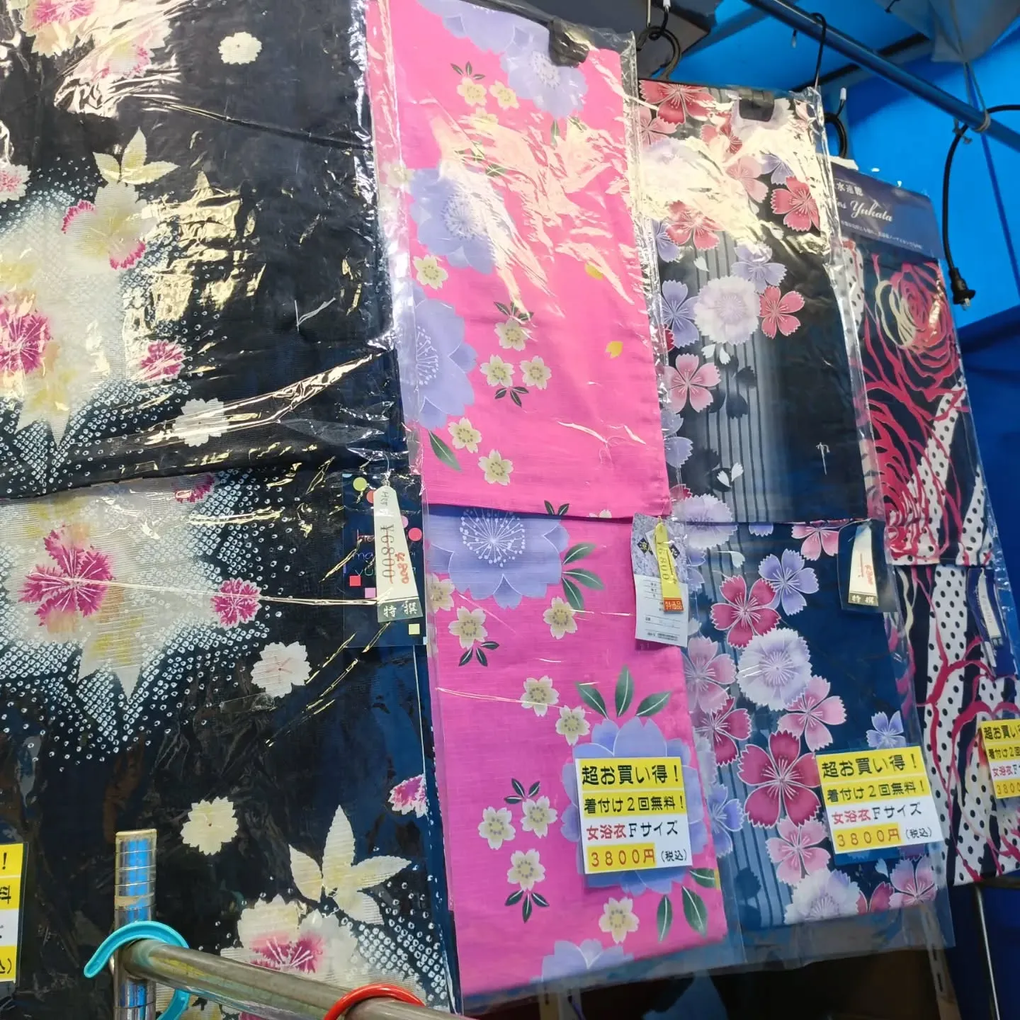 お祭り、花火大会は浴衣で出かけましよう！